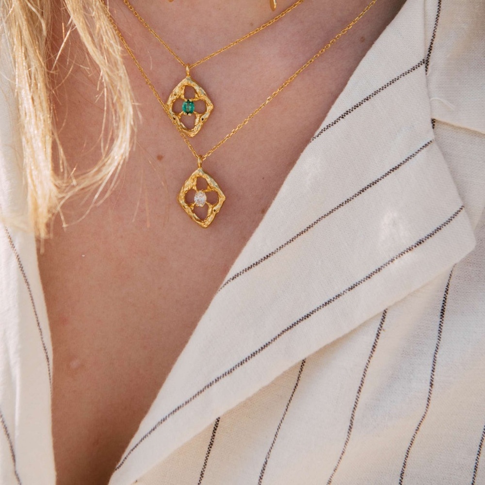 Fedoma Cannes Necklace with Green Sapphire Stone